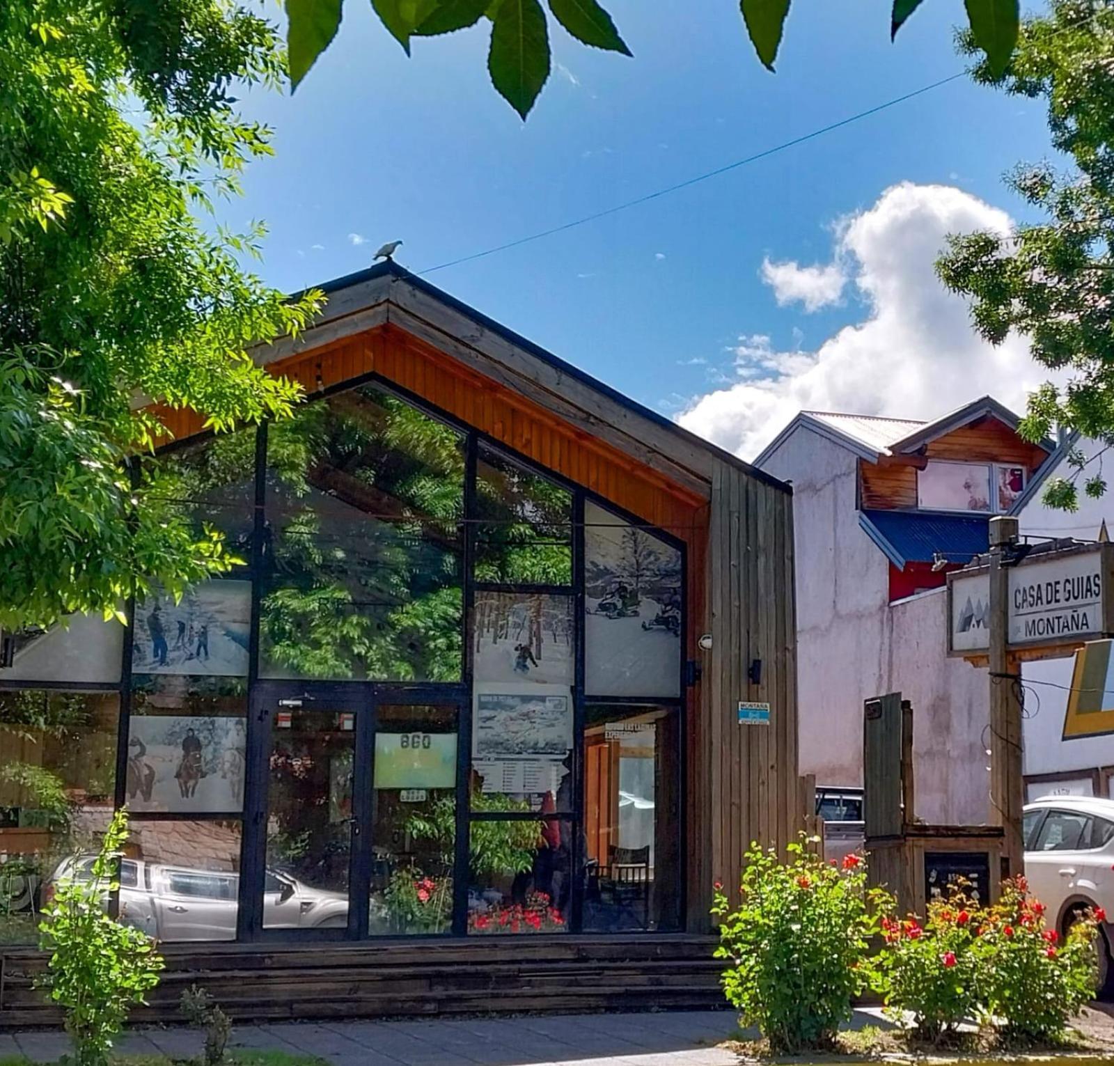 Casa De Guias De Montana Hostel San Martín de los Andes Exterior photo